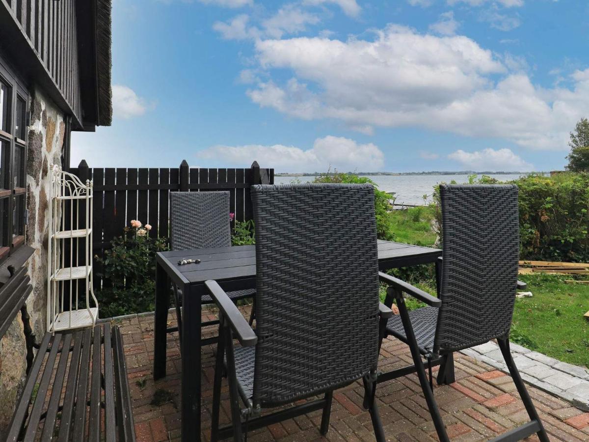 4 Person Holiday Home In Mesinge エクステリア 写真
